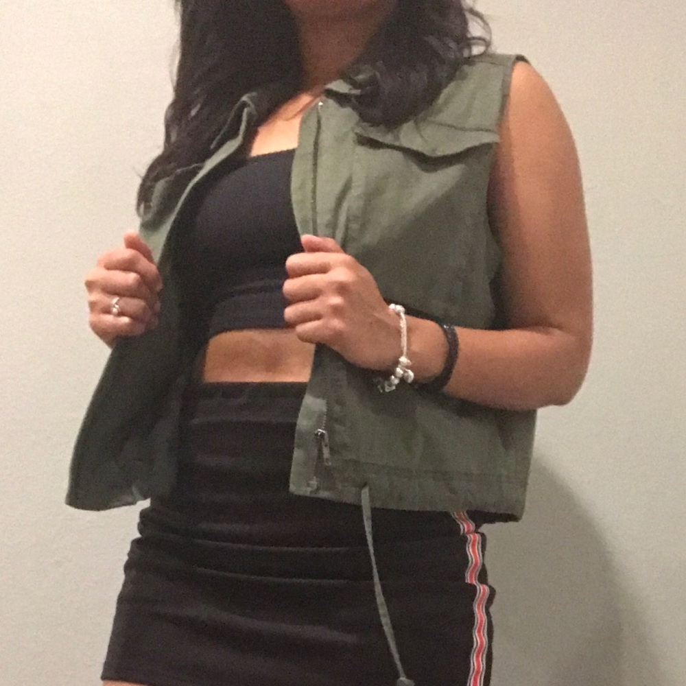 Military green sleeveless jacket / vest